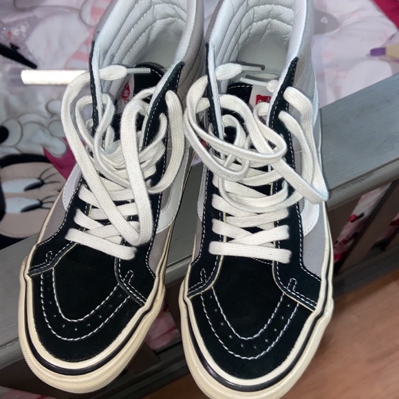 Vans - Picture 4 of 4